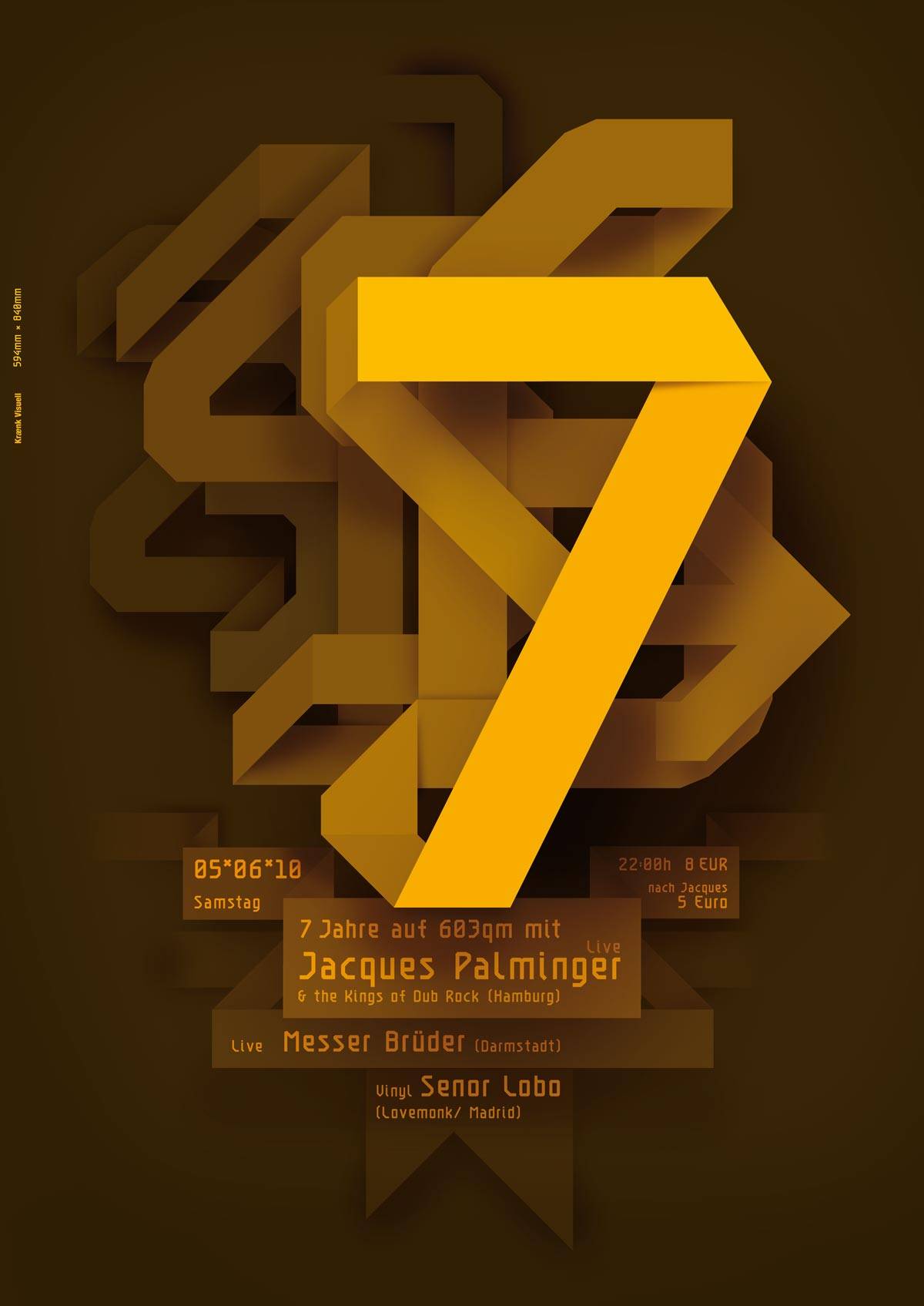 Grafik mit einer großen, gelben, dreidimensionalen Zahl 7 auf braunem Hintergrund, darunter Veranstaltungsdetails zu einem Jubiläumsevent mit Musikern und Datum in gelber Schrift.
