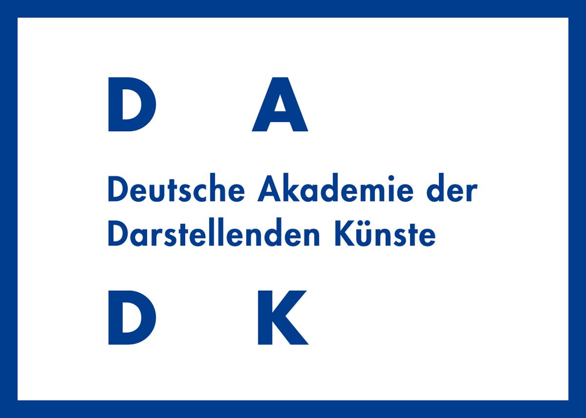 Blaues Logo mit den Buchstaben "D", "A", "D", "K" und dem Schriftzug "Deutsche Akademie der Darstellenden Künste" auf weißem Hintergrund.