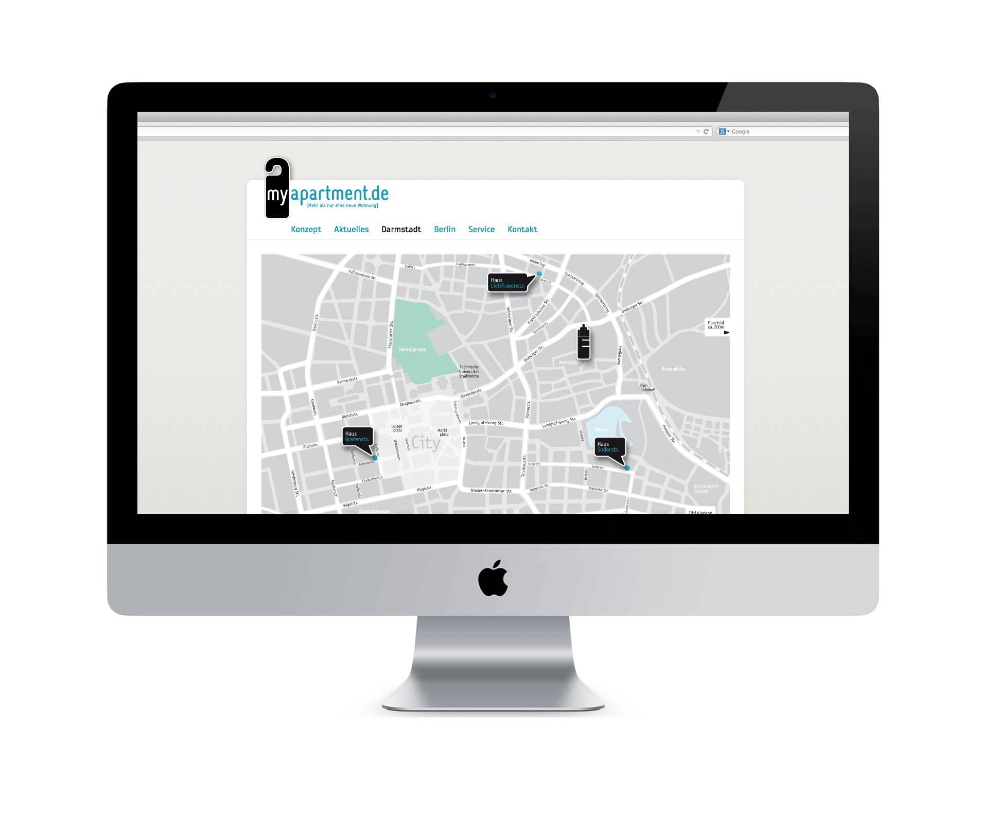 Ein iMac-Bildschirm zeigt eine Website mit einer Stadtkarte, auf der mehrere Standorte von Apartments markiert sind.