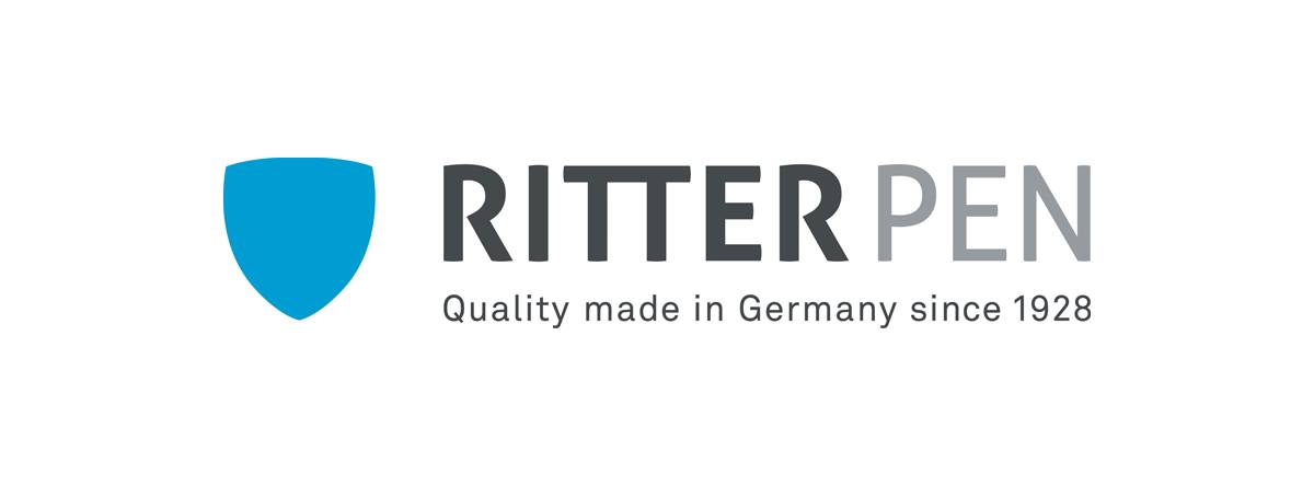 Logo mit blauem Schildsymbol links und dem Schriftzug „RITTER PEN – Quality made in Germany since 1928“ rechts davon.