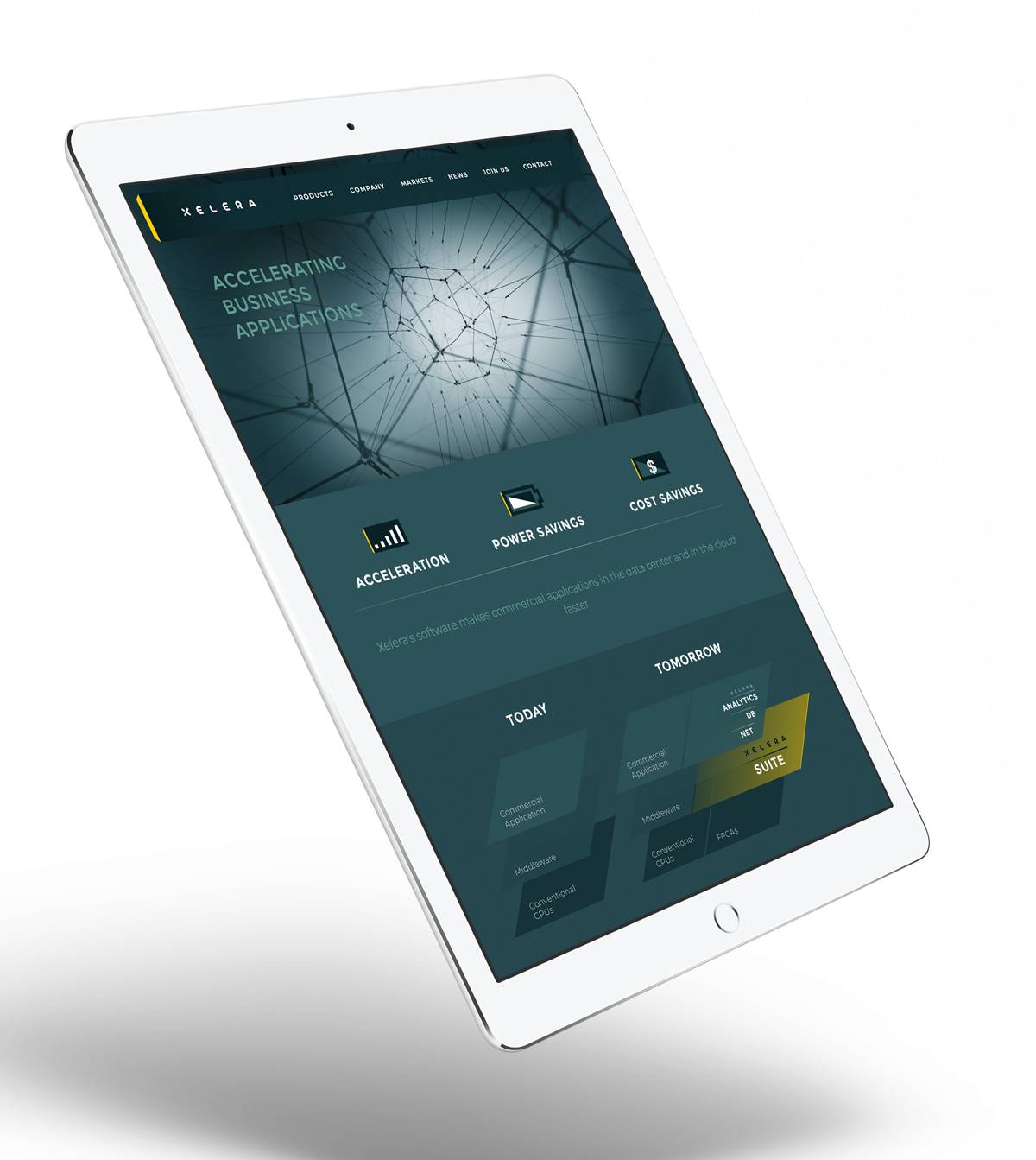 Schräg gehaltenes weißes Tablet mit geöffneter Webseite, die „Accelerating Business Applications“ und verschiedene Vorteile wie „Acceleration“, „Power Savings“ und „Cost Savings“ zeigt.