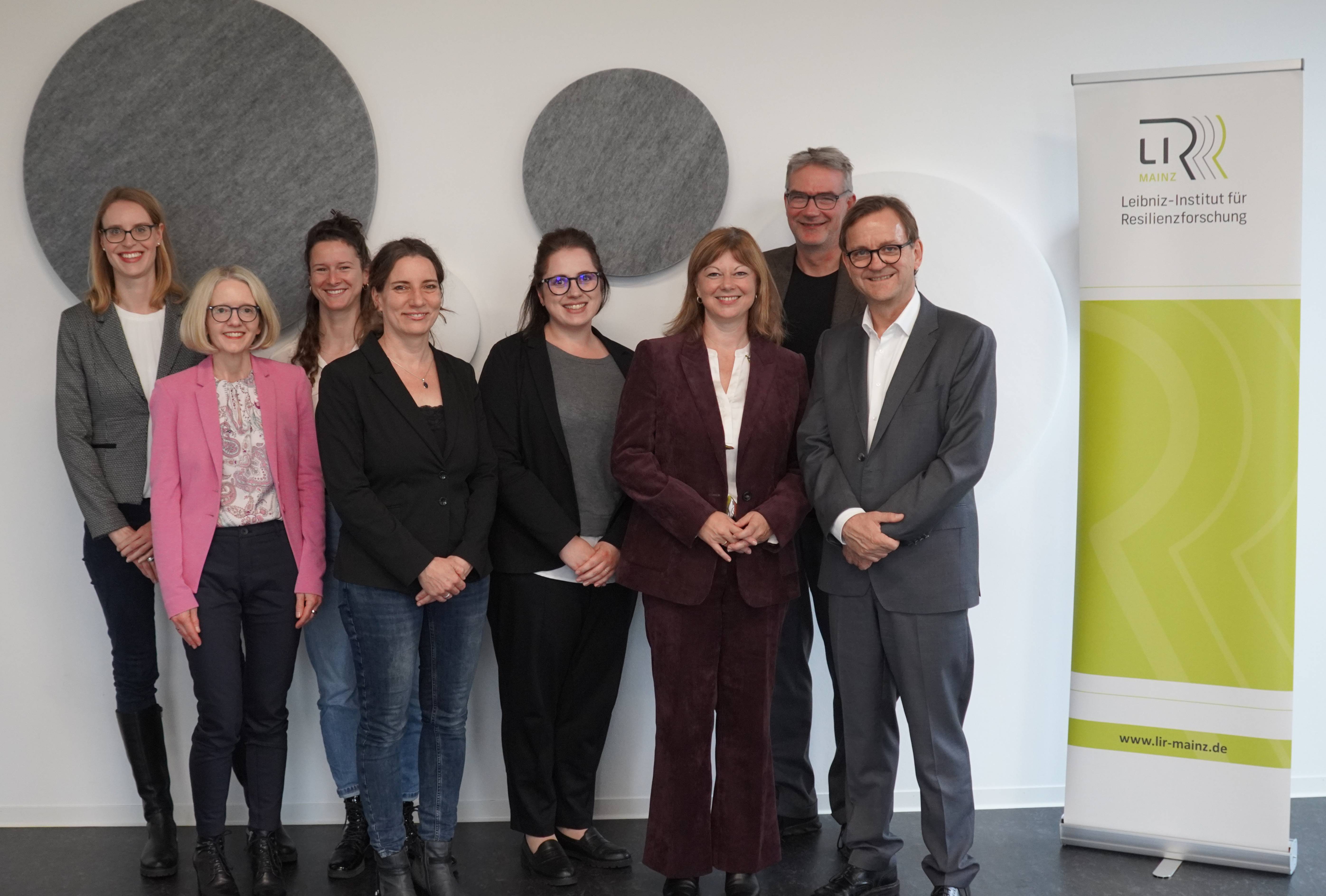 Resilienz fördern mit kostenfreiem Online-Training – Vorstellung des Programms resiLIR zum Besuch der Staatssekretärin Nicole Steingaß