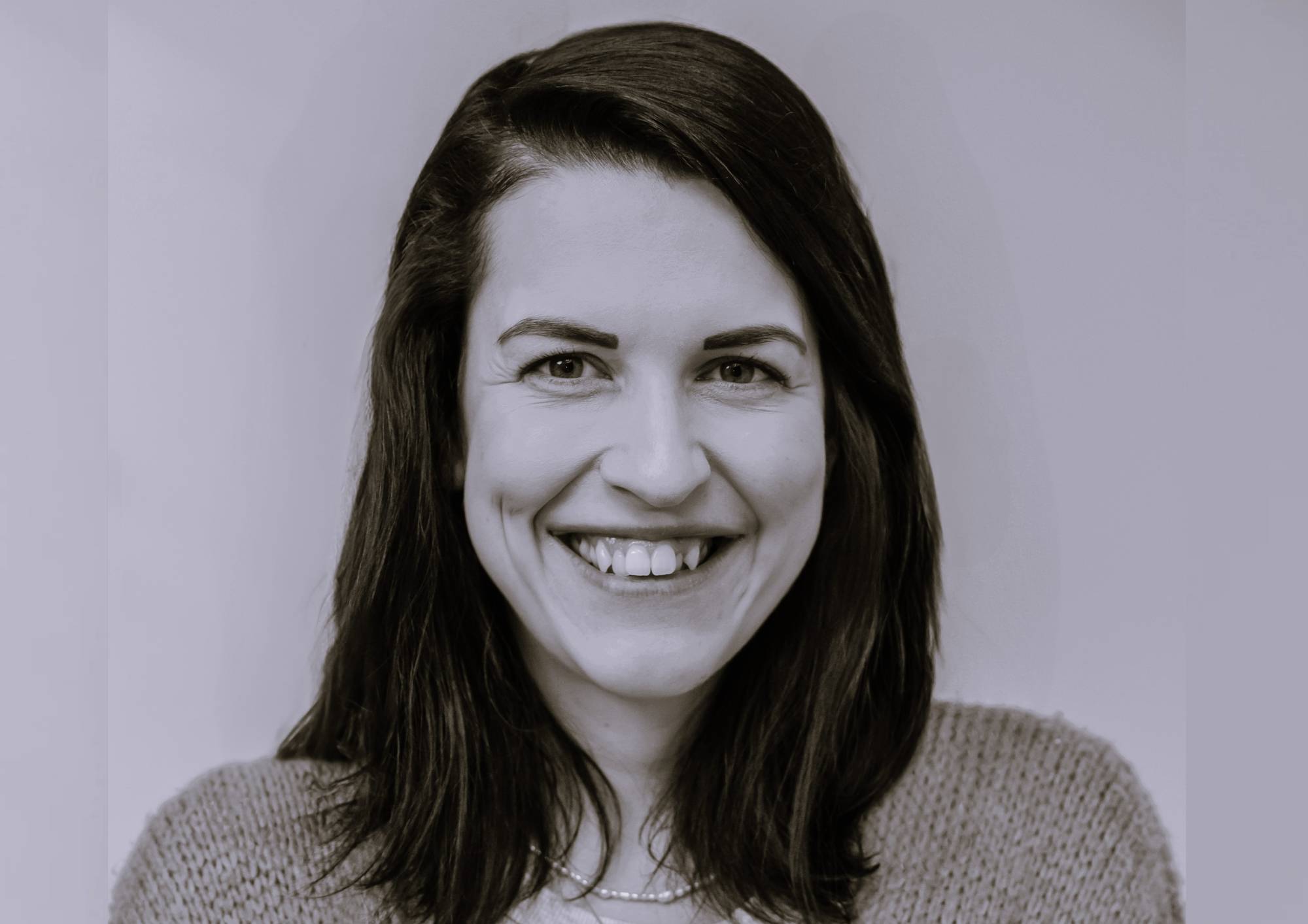 Portrait  Prof. Dr. Sarah K. Schäfer.