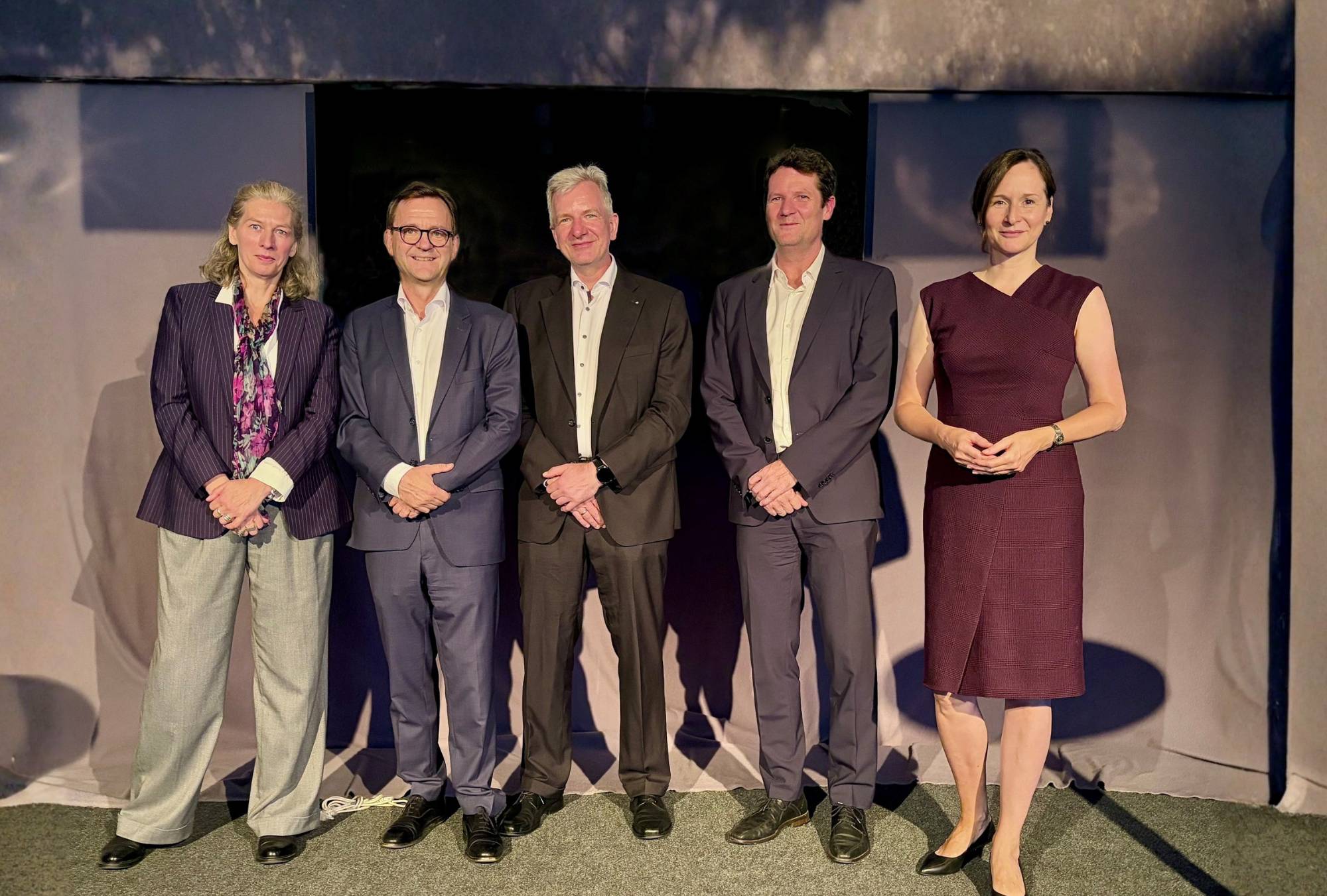 Medicine of the Future: Resilience, Modern Analytics, and Personalized Cancer Therapy