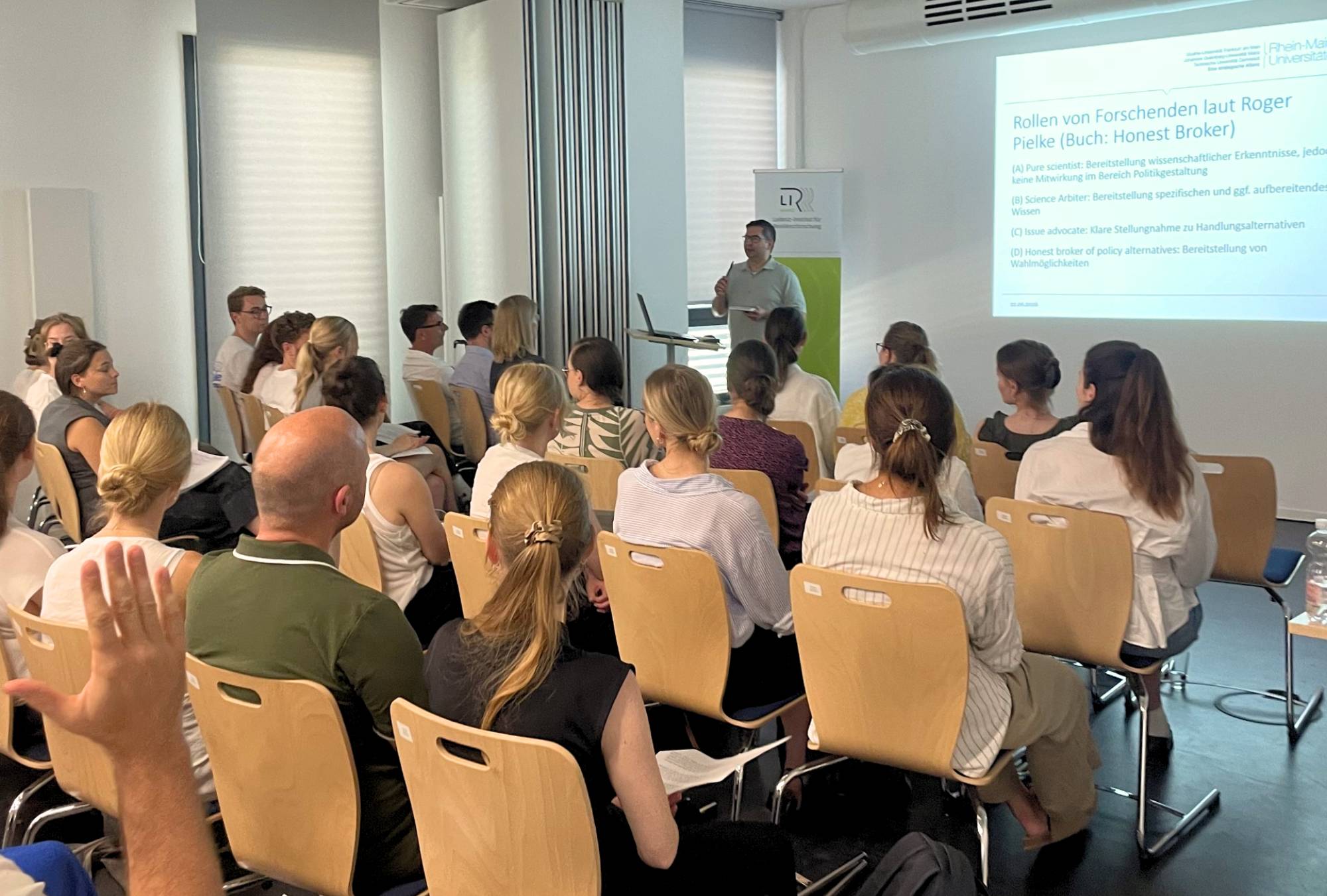 Nachwuchsworkshop der AOW-Fachgruppe zu Gast am LIR