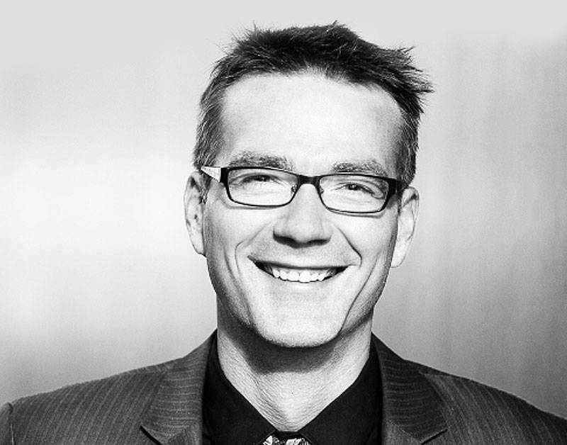 Portrait  Dr. Thorsten Mundi.